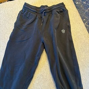Allbirds men’s large black r&r pants.
